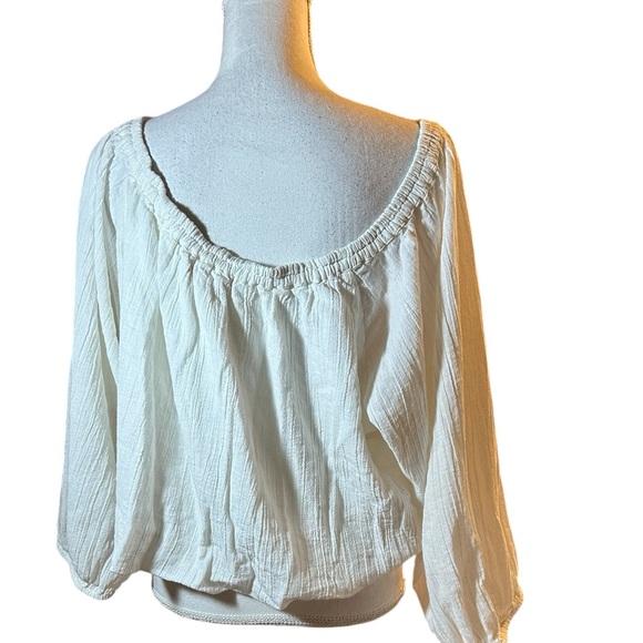 ❗️SOLD❗️We The Free Cream Blousy Crop Top - Picture 2 of 10